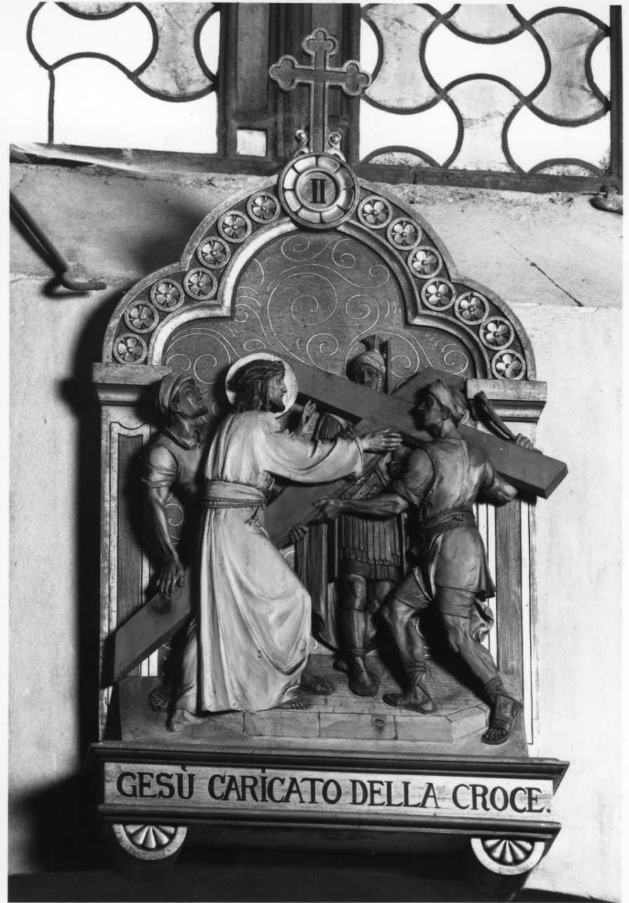 stazione II: Gesù caricato della croce (dipinto, elemento d'insieme) di Casa Cristiano Delago (secondo quarto sec. XX)