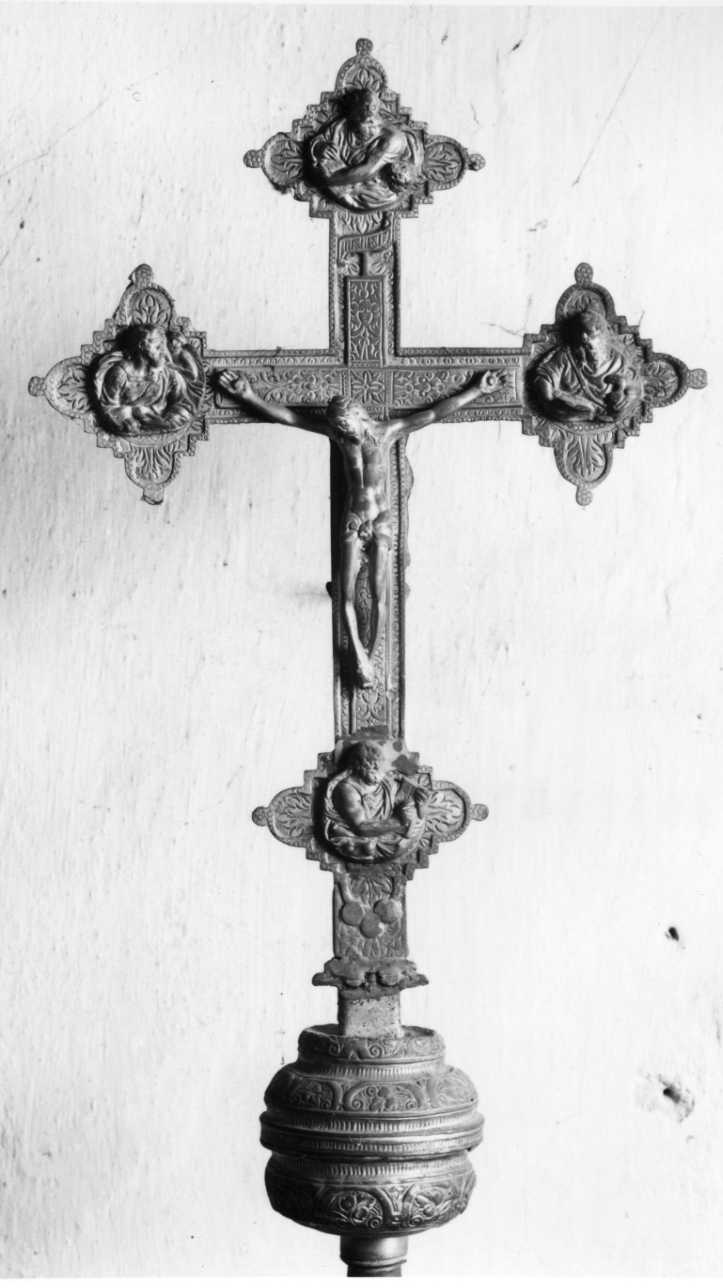 Cristo crocifisso ed i quattro evangelisti (croce processionale, opera isolata) - bottega piemontese (primo quarto sec. XX)