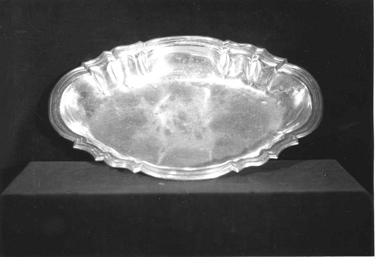 bacile, opera isolata - bottega torinese (prima metà sec. XVIII)