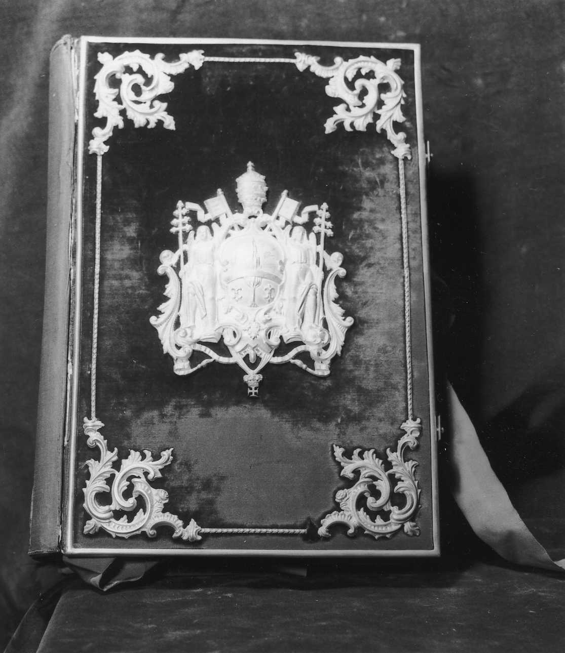 coperta di libro liturgico, opera isolata - bottega romana (ultimo quarto sec. XIX)