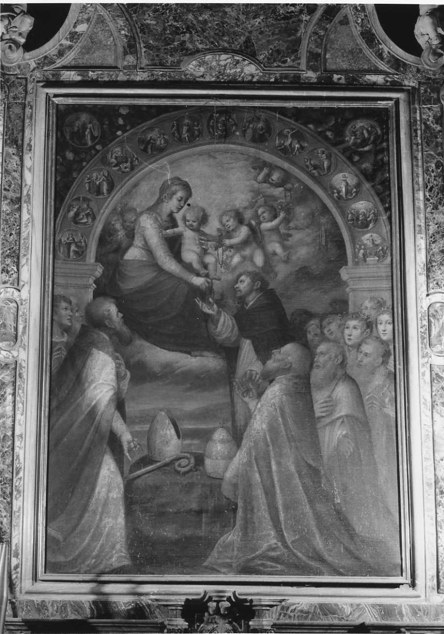 Madonna del Rosario con San Domenico, Santi e misteri del rosario (dipinto, opera isolata) di Caccia Guglielmo detto Moncalvo (primo quarto sec. XVII)