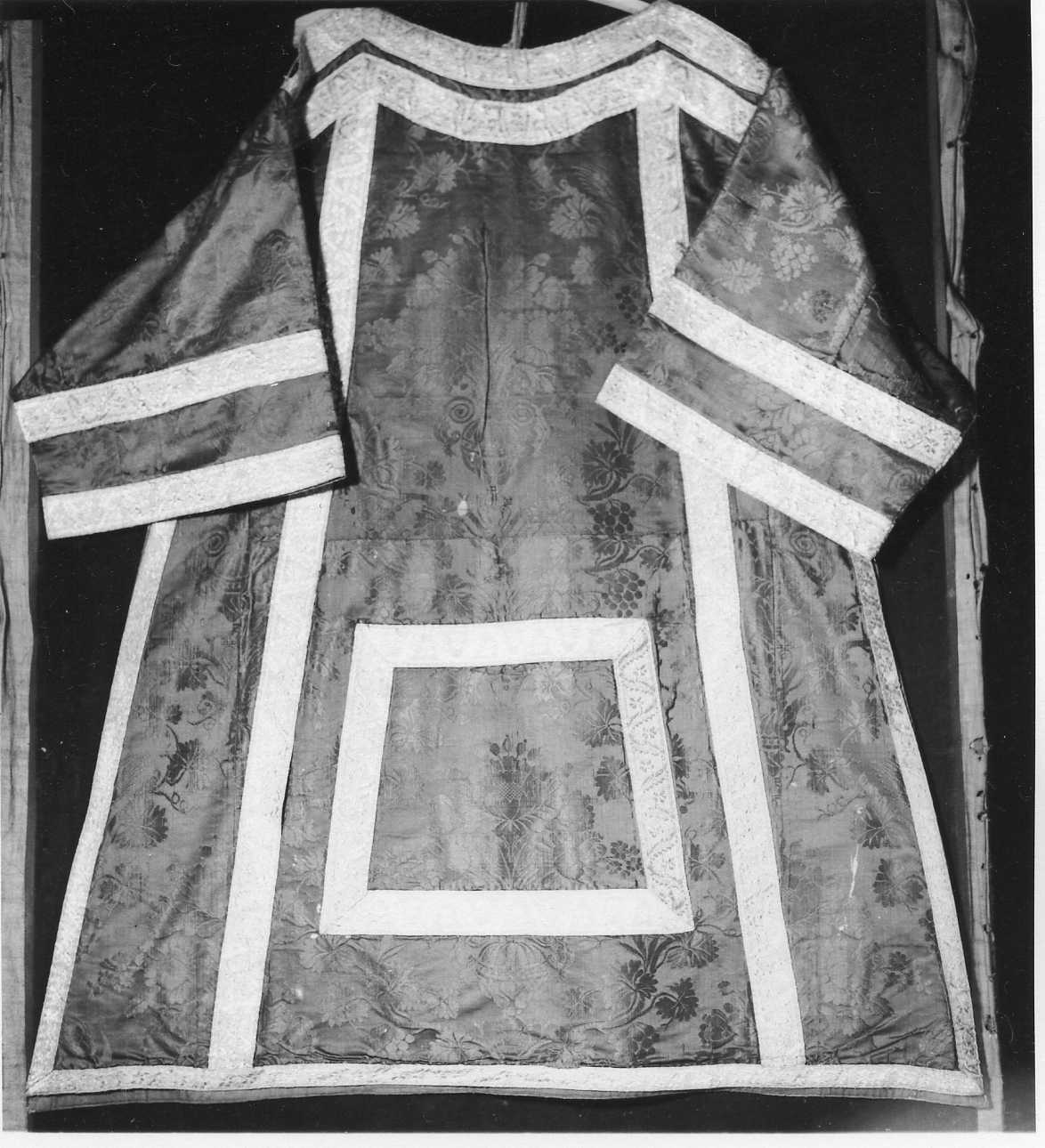 paramento liturgico, insieme - manifattura italiana (seconda metà sec. XIX)