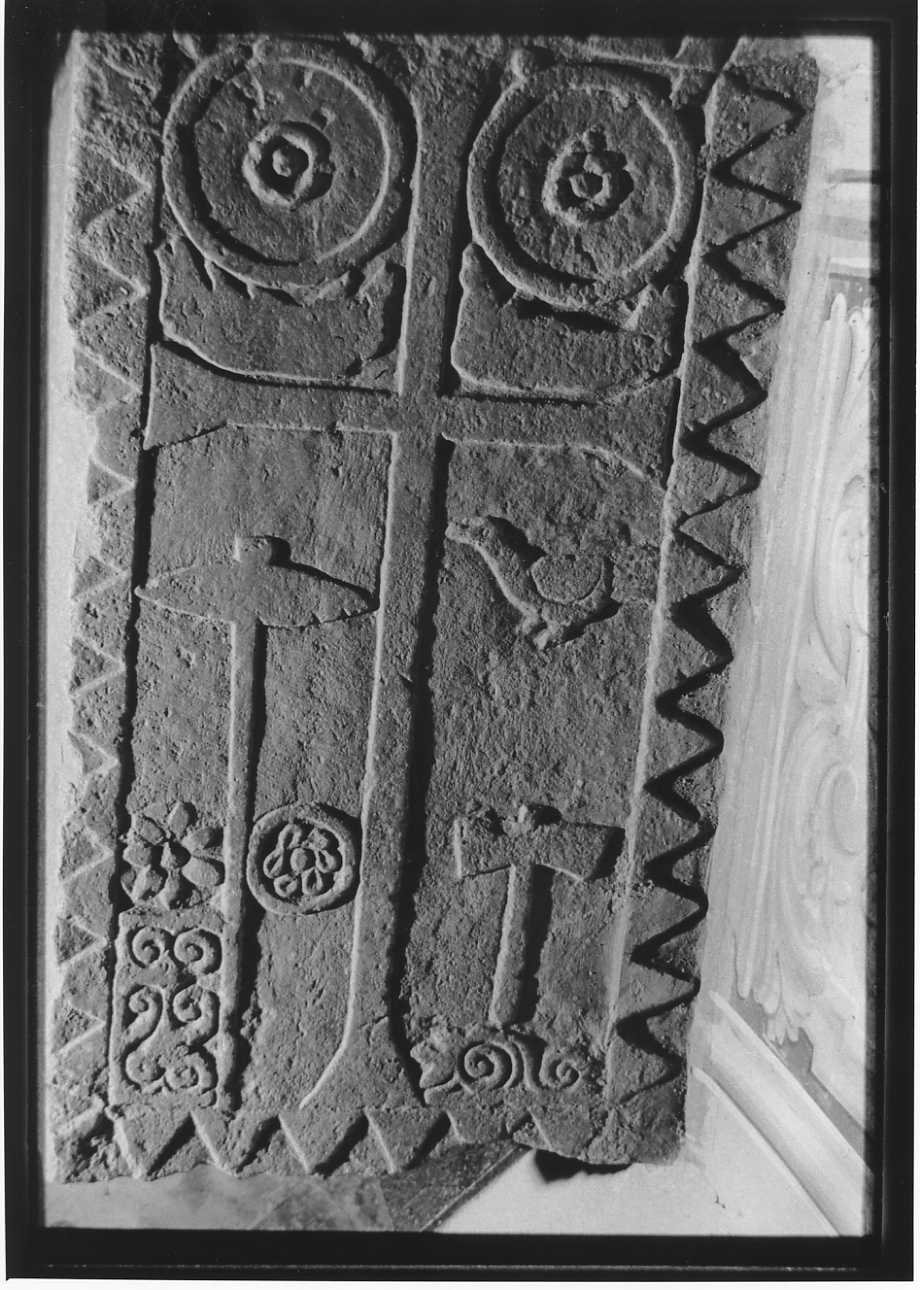 lastra tombale, opera isolata - bottega piemontese (sec. XII)