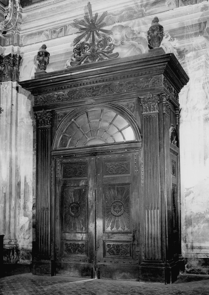 bussola d'ingresso, opera isolata di Fumagallo Secondo (metà sec. XIX)