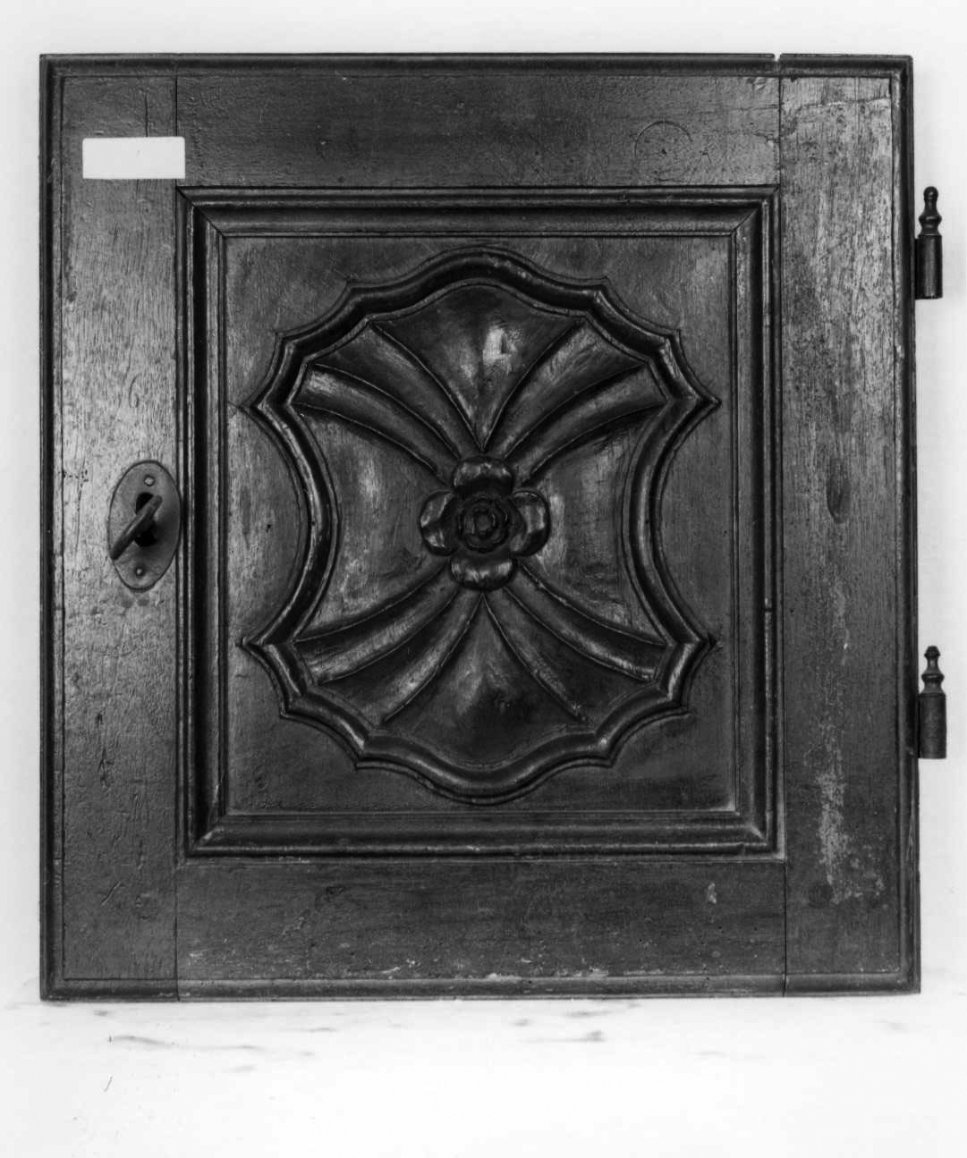 armadio da sacrestia, frammento di Croce Giuseppe (maniera) (terzo quarto sec. XIX)