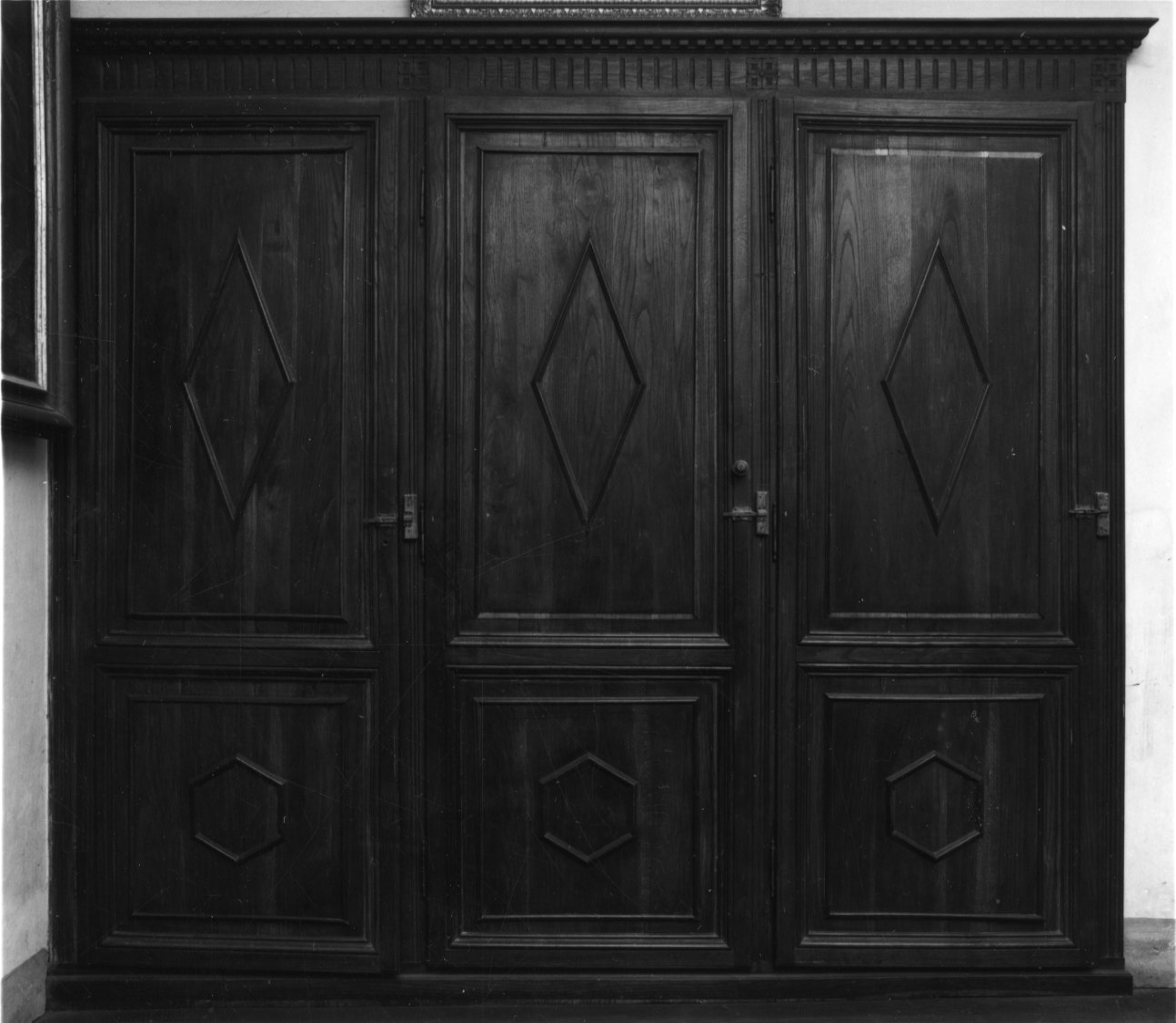 armadio da sacrestia, opera isolata - bottega piemontese (sec. XX)