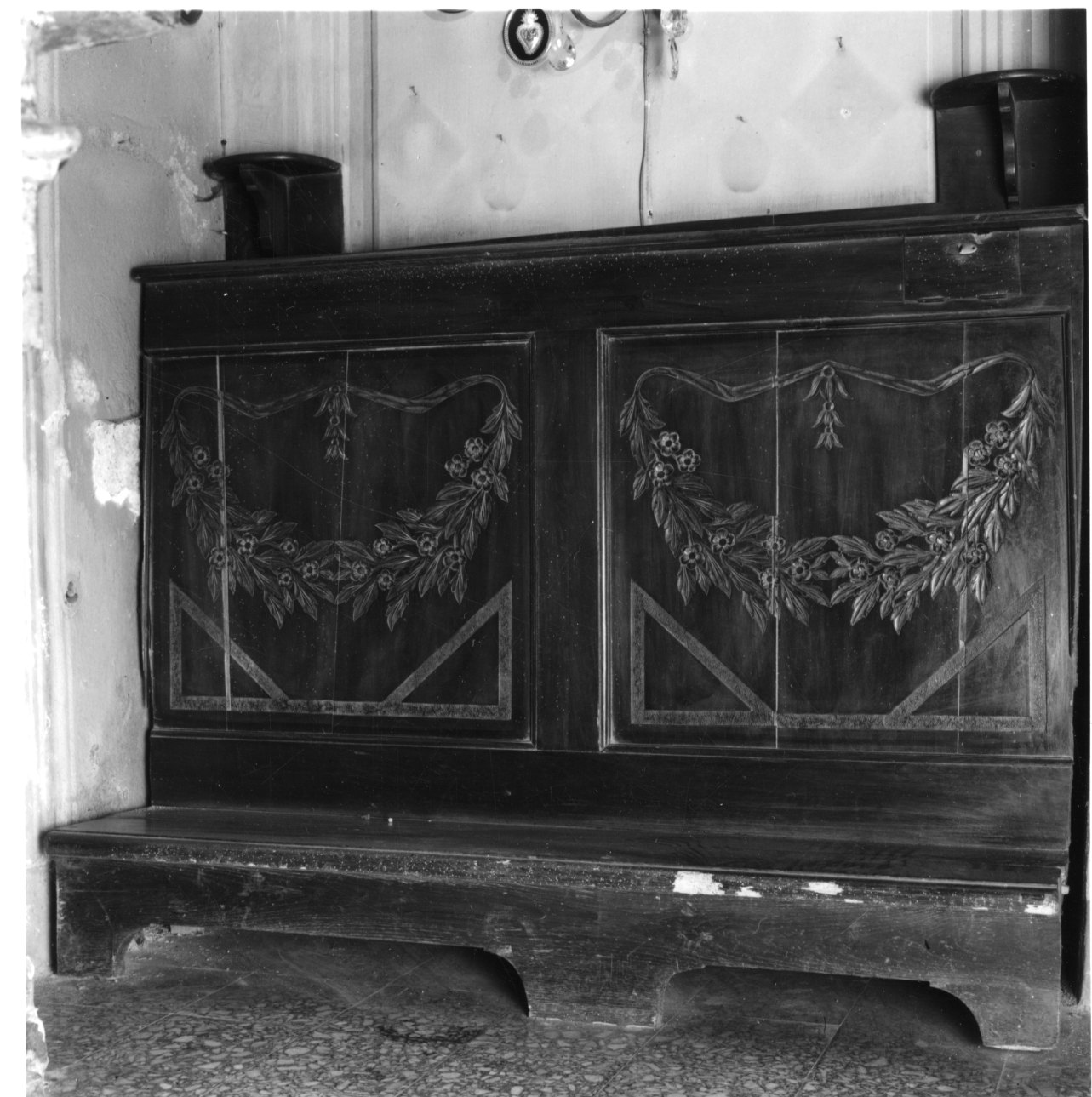 inginocchiatoio, opera isolata - bottega piemontese (fine/inizio secc. XIX/ XX)