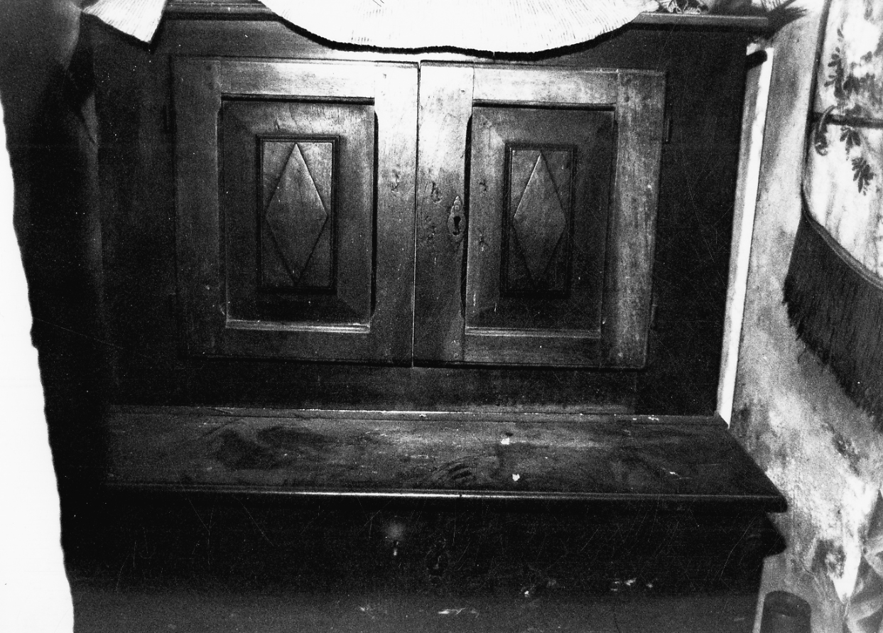 inginocchiatoio, opera isolata - bottega biellese (sec. XVII)