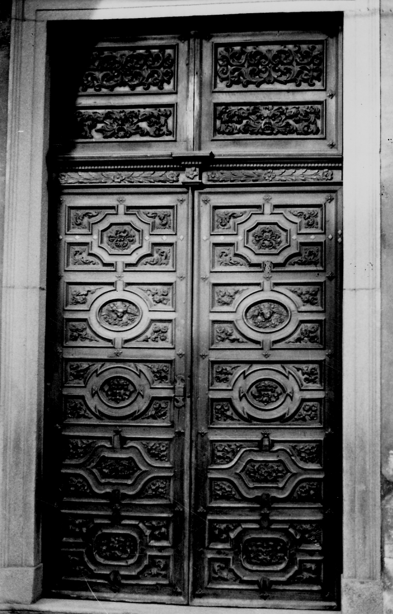 portone - a due battenti, opera isolata di Auregio Termine Pietro Giuseppe (maniera) (prima metà sec. XVIII)