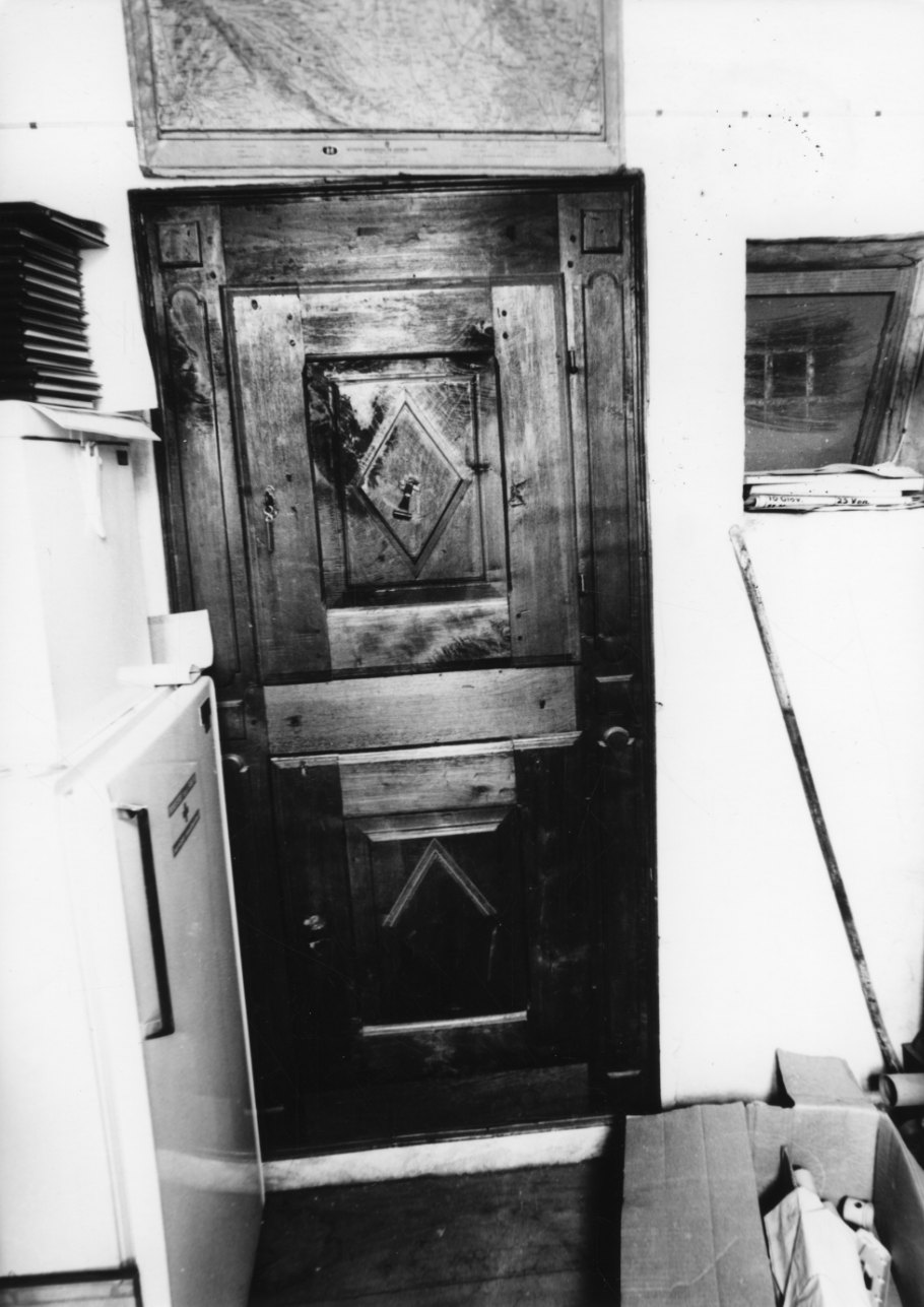 porta - ad un battente, opera isolata - bottega lombardo-piemontese (sec. XVIII)