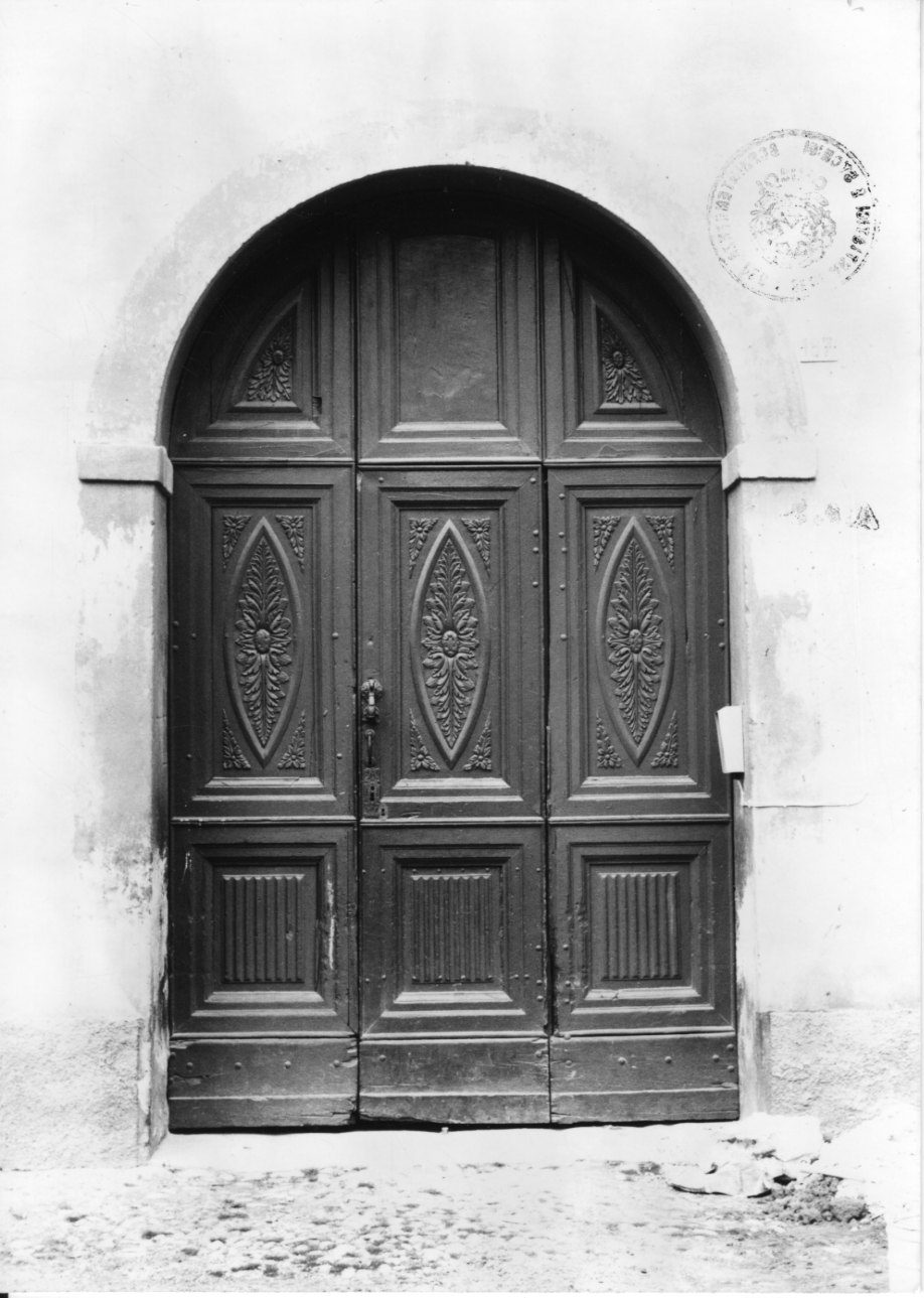 portone, opera isolata - bottega lombardo-piemontese (sec. XVIII)