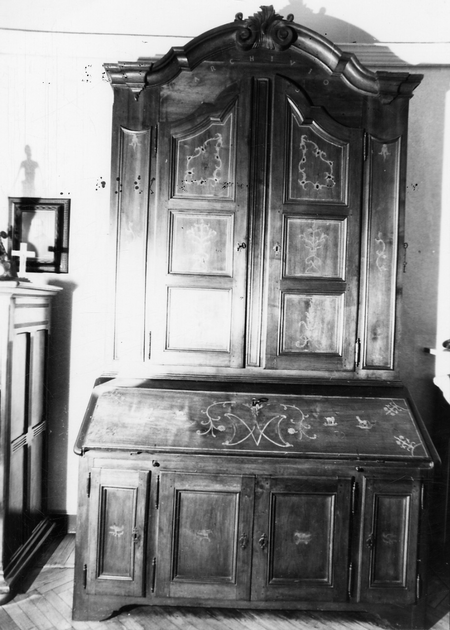 mobile da sacrestia con alzata, opera isolata - bottega piemontese (prima metà sec. XVIII)