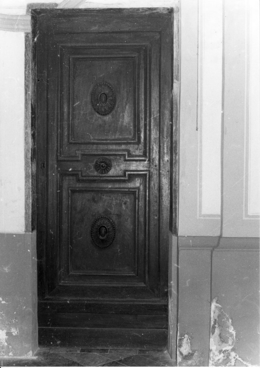 porta - ad un battente, opera isolata - bottega biellese (fine/inizio secc. XVIII/ XIX)