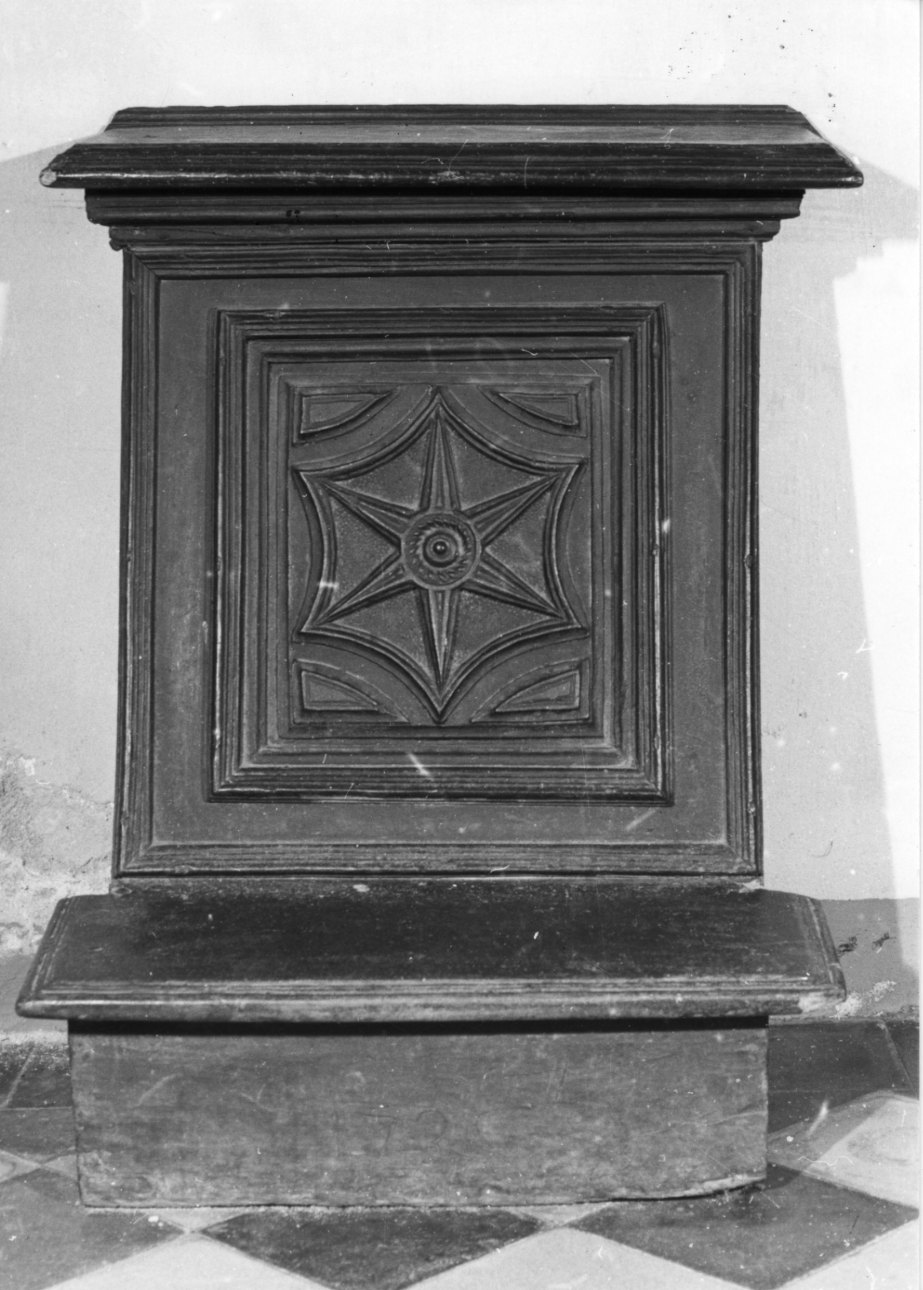 inginocchiatoio, opera isolata - bottega biellese (fine sec. XVII)