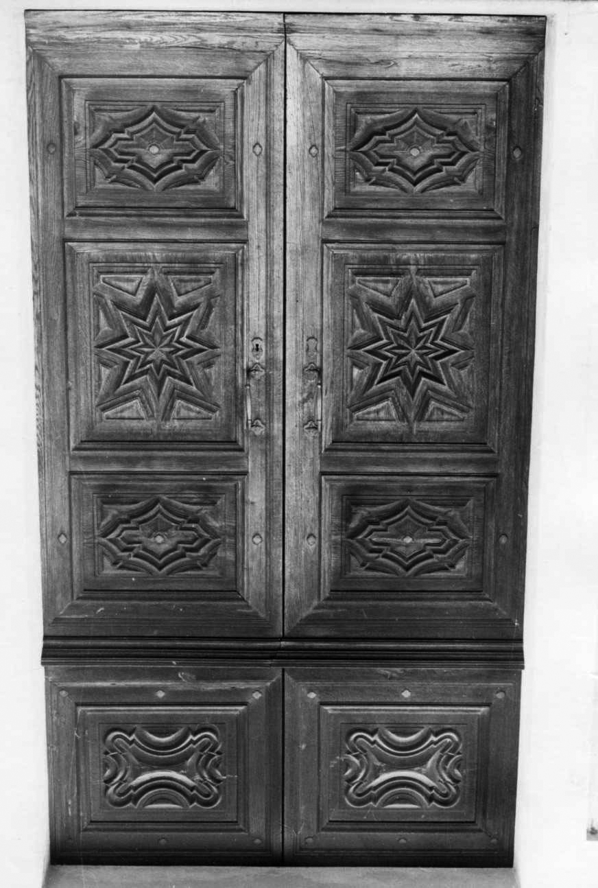 porta - a due battenti, opera isolata - bottega vercellese (sec. XVII)