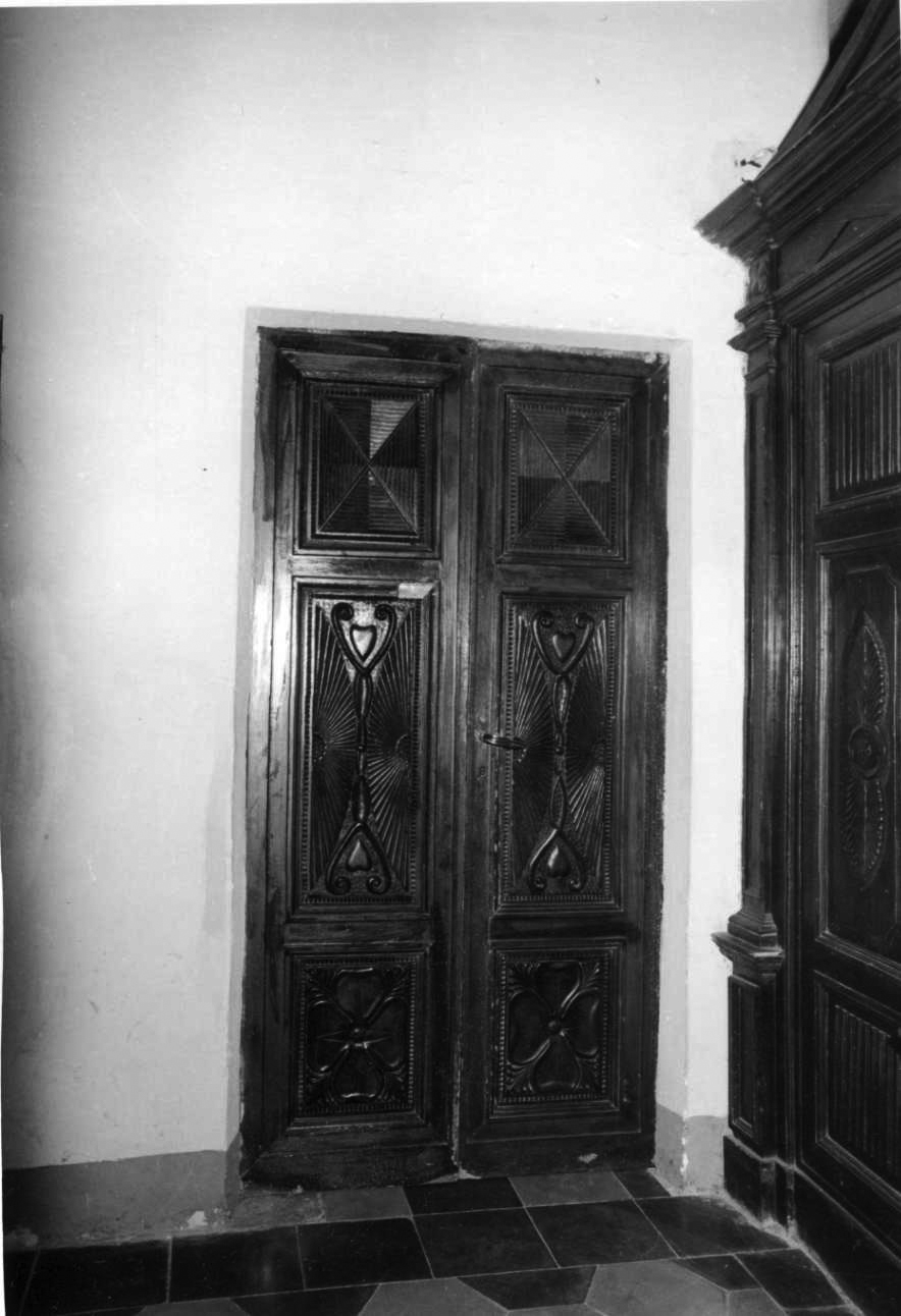 porta - a due battenti, opera isolata - bottega vercellese (prima metà sec. XIX)