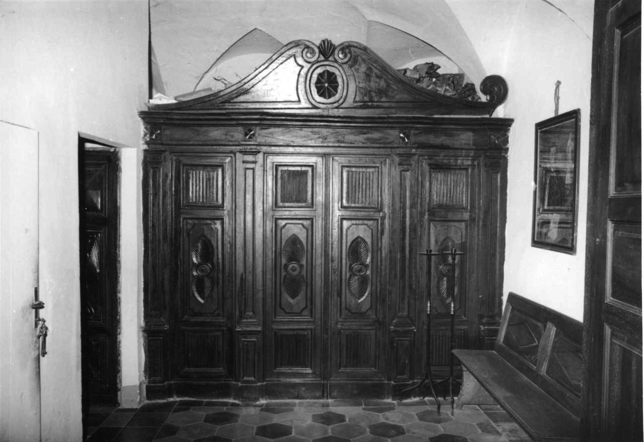 armadio, opera isolata - bottega vercellese (prima metà sec. XIX)