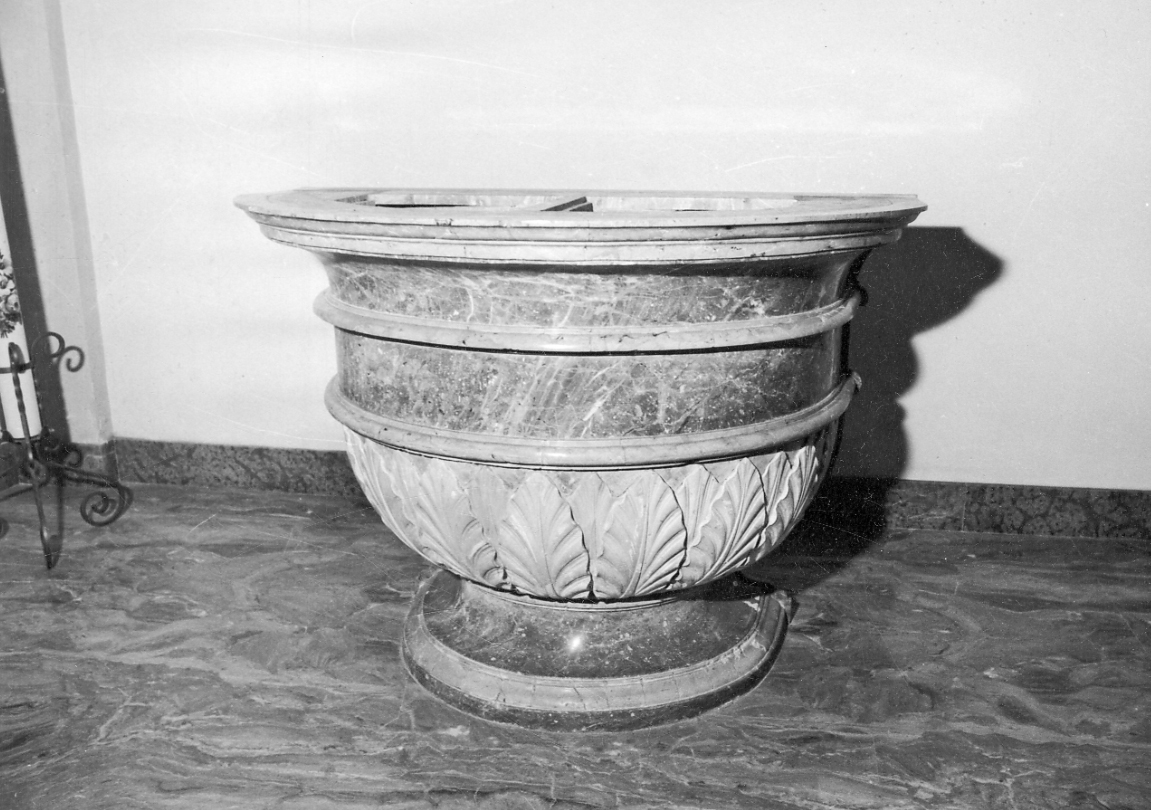 fonte battesimale - a vasca, opera isolata - bottega biellese (prima metà sec. XIX)