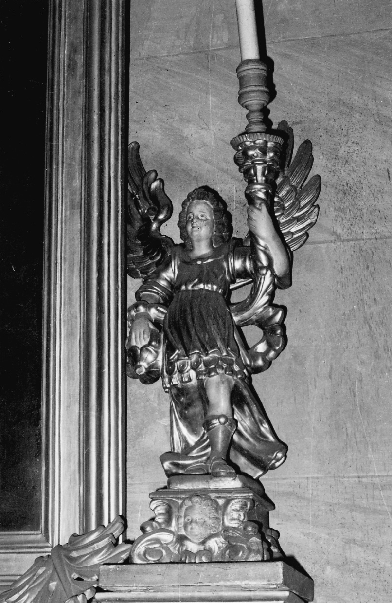 angelo reggicandelabro (scultura, coppia) - ambito biellese (secc. XVII/ XVIII)