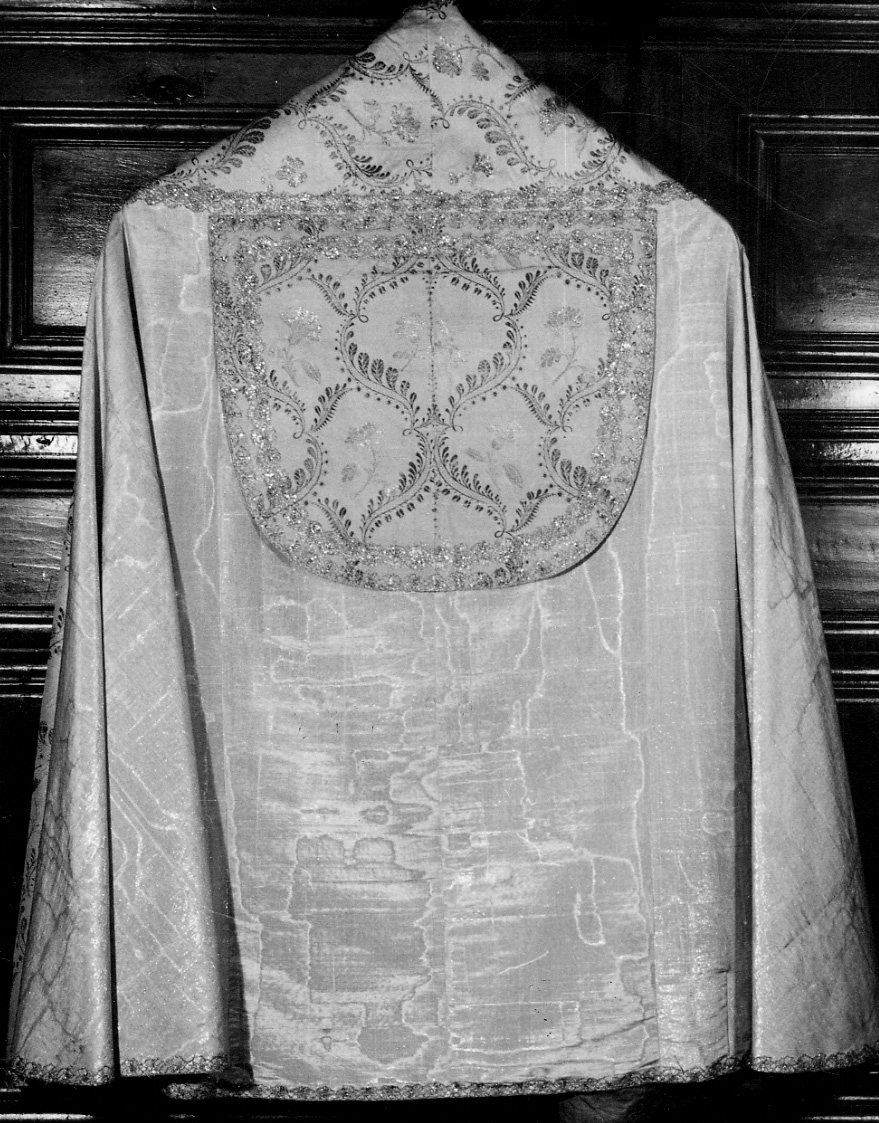 piviale, elemento d'insieme - manifattura italiana (seconda metà sec. XVIII)