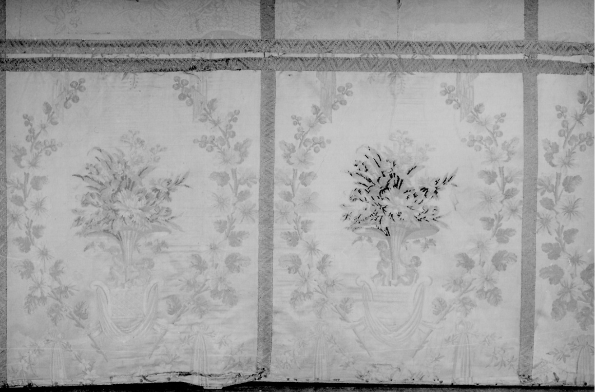 paliotto, opera isolata - manifattura italiana, manifattura francese (fine/inizio secc. XVIII/ XIX)