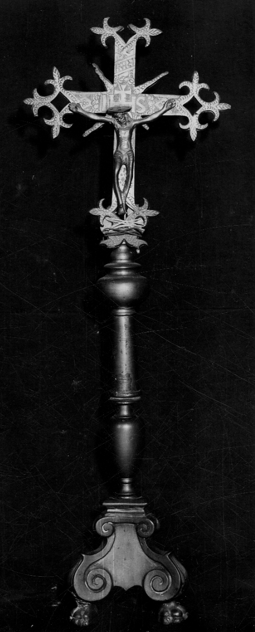 Cristo crocifisso (croce d'altare, opera isolata) - bottega Europa settentrionale, bottega vercellese (fine/inizio secc. XV/ XVI, sec. XVIII)