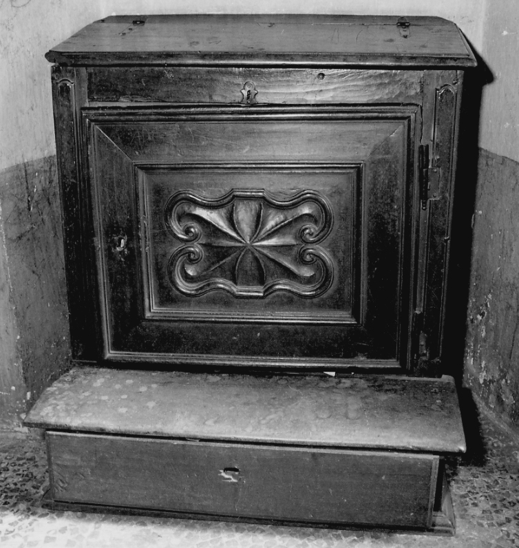 inginocchiatoio - a stipetto, opera isolata - bottega piemontese (sec. XVIII)