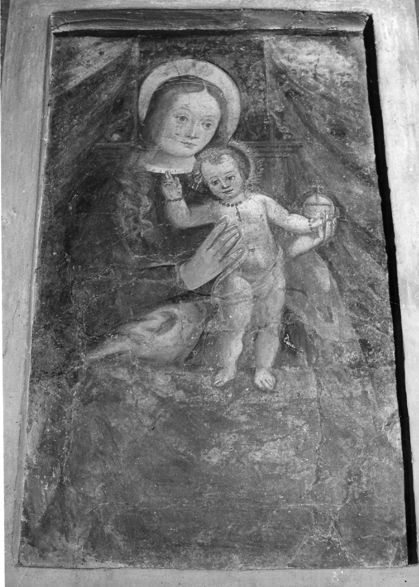 Madonna con Bambino (dipinto, opera isolata) di Ferrari Gaudenzio (scuola) (seconda metà sec. XVI)
