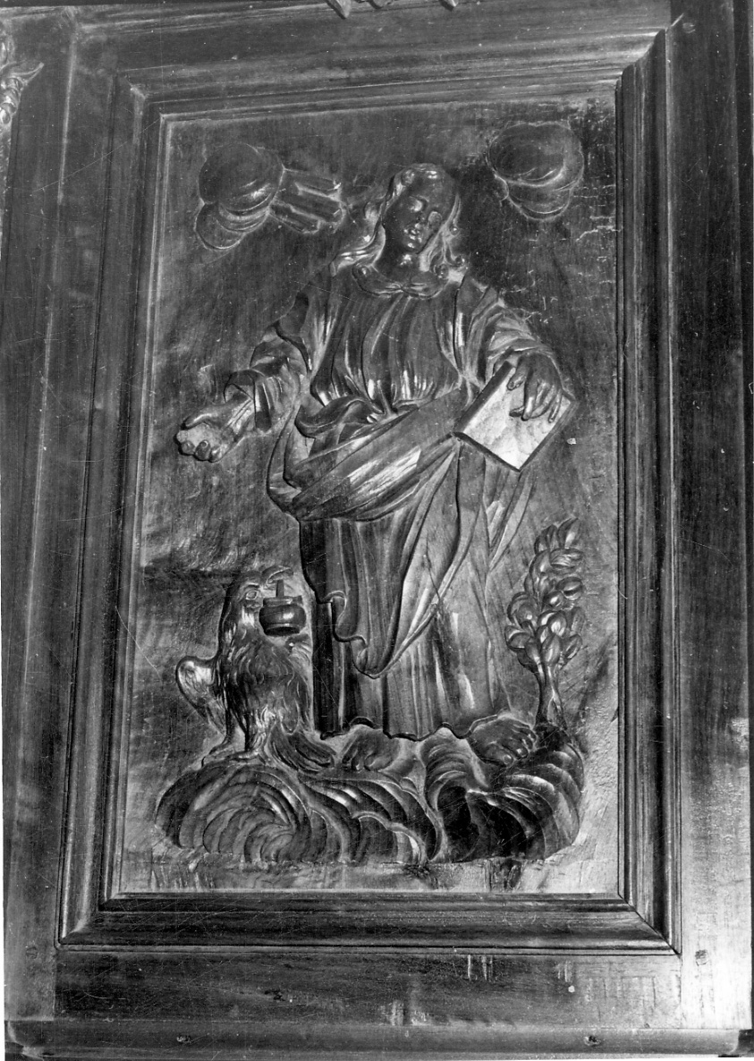 San Giovanni Evangelista (decorazione a intaglio) - bottega piemontese (prima metà sec. XVIII)