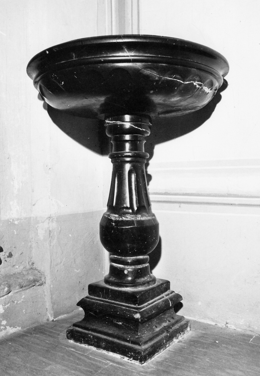 acquasantiera - a fusto, opera isolata - bottega piemontese (sec. XVII)