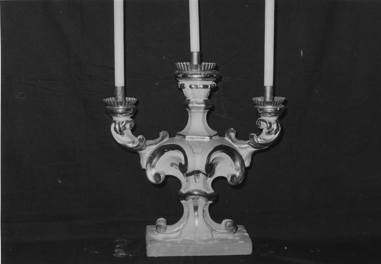 motivi decorativi (candelabro da chiesa, coppia) - bottega biellese (sec. XVIII)