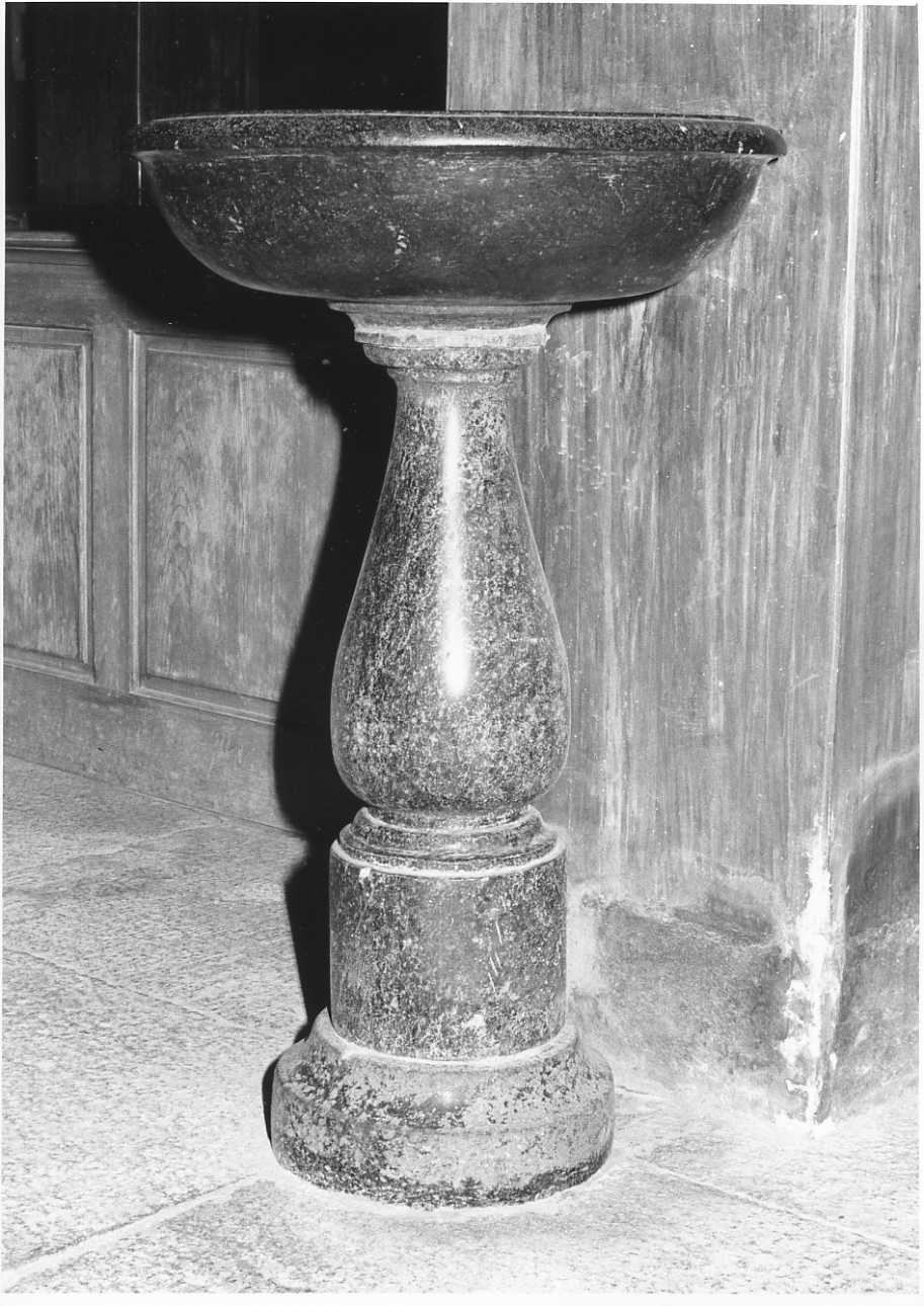 acquasantiera, opera isolata - bottega piemontese (sec. XVII)