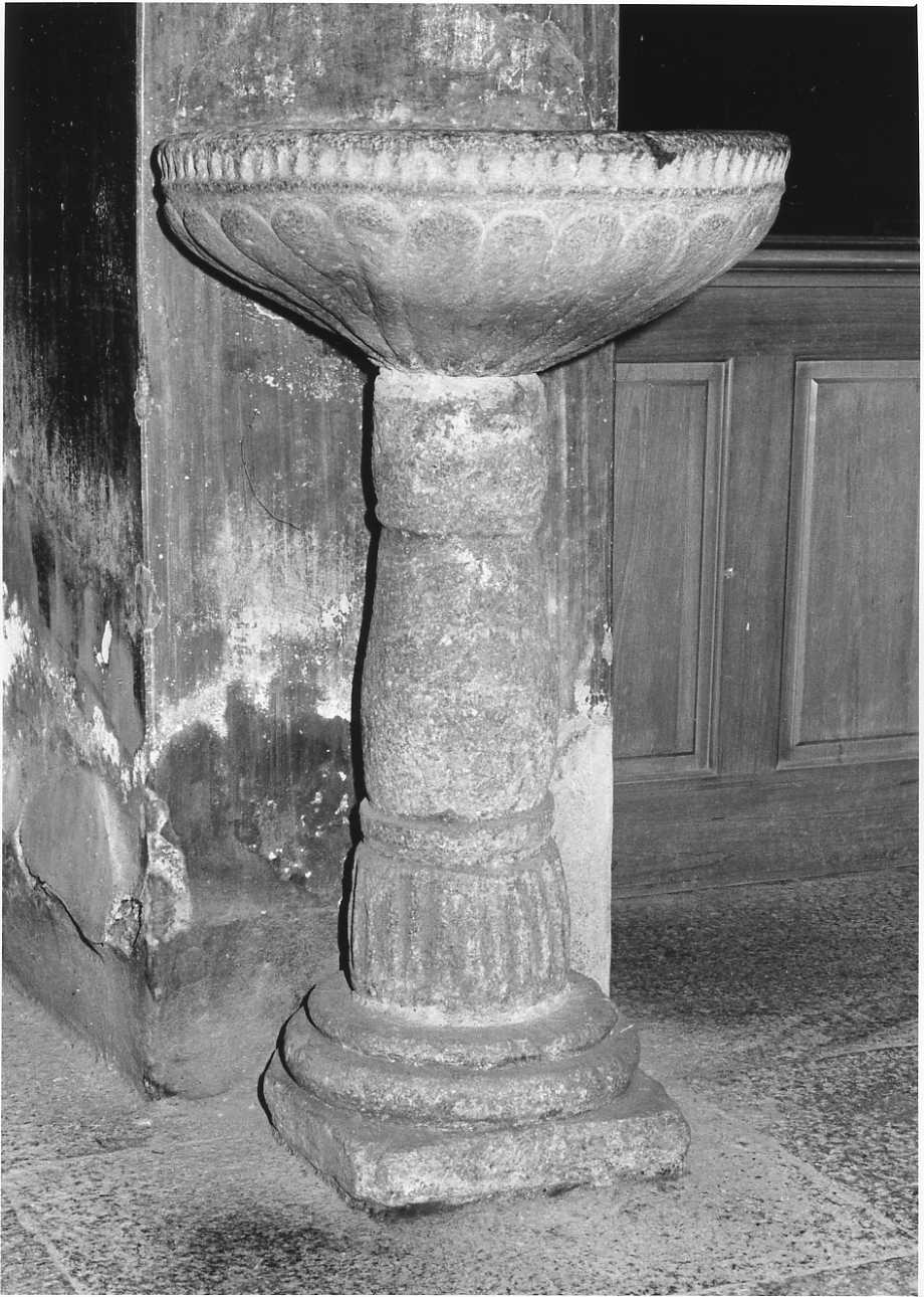 acquasantiera, opera isolata - bottega piemontese (sec. XVI)