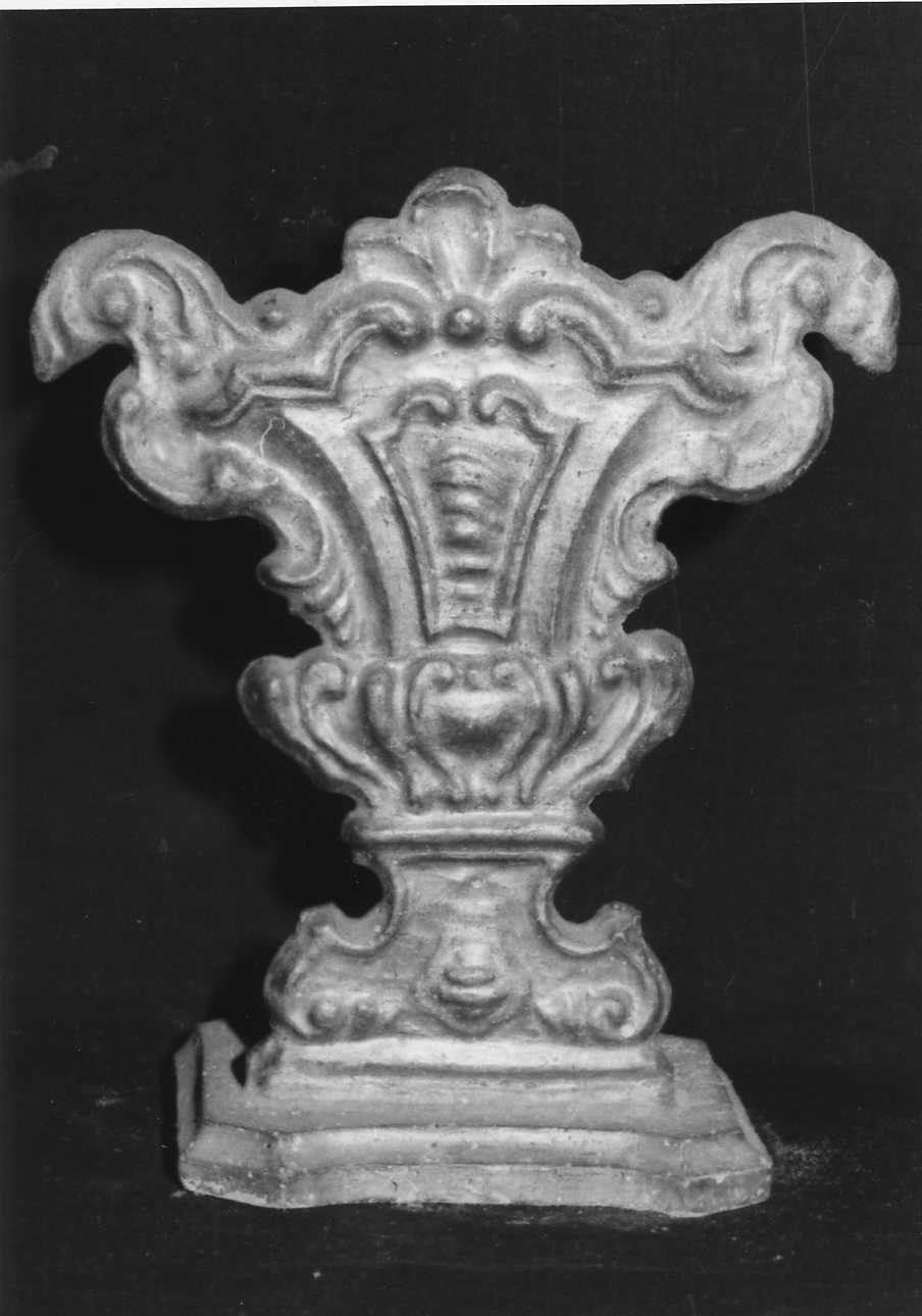 vaso d'altare per composizione floreale, opera isolata - bottega biellese (sec. XIX)
