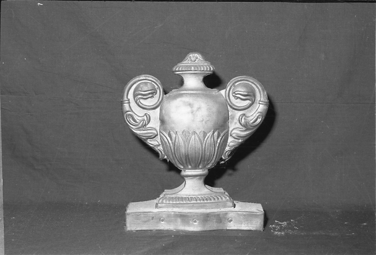 vaso d'altare per composizione floreale, opera isolata - bottega biellese (sec. XIX)