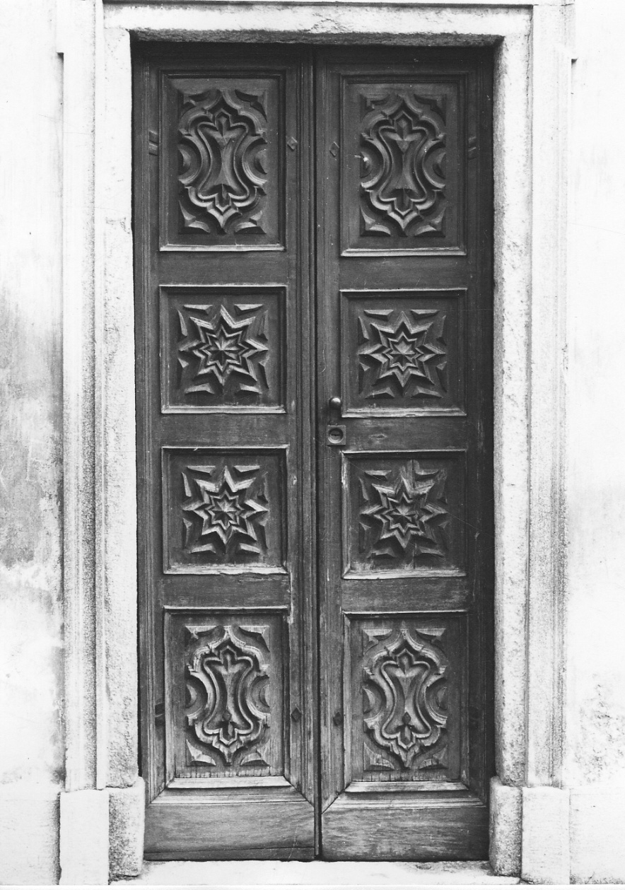 porta - a due battenti, opera isolata - bottega vercellese (fine/inizio secc. XVII/ XVIII)