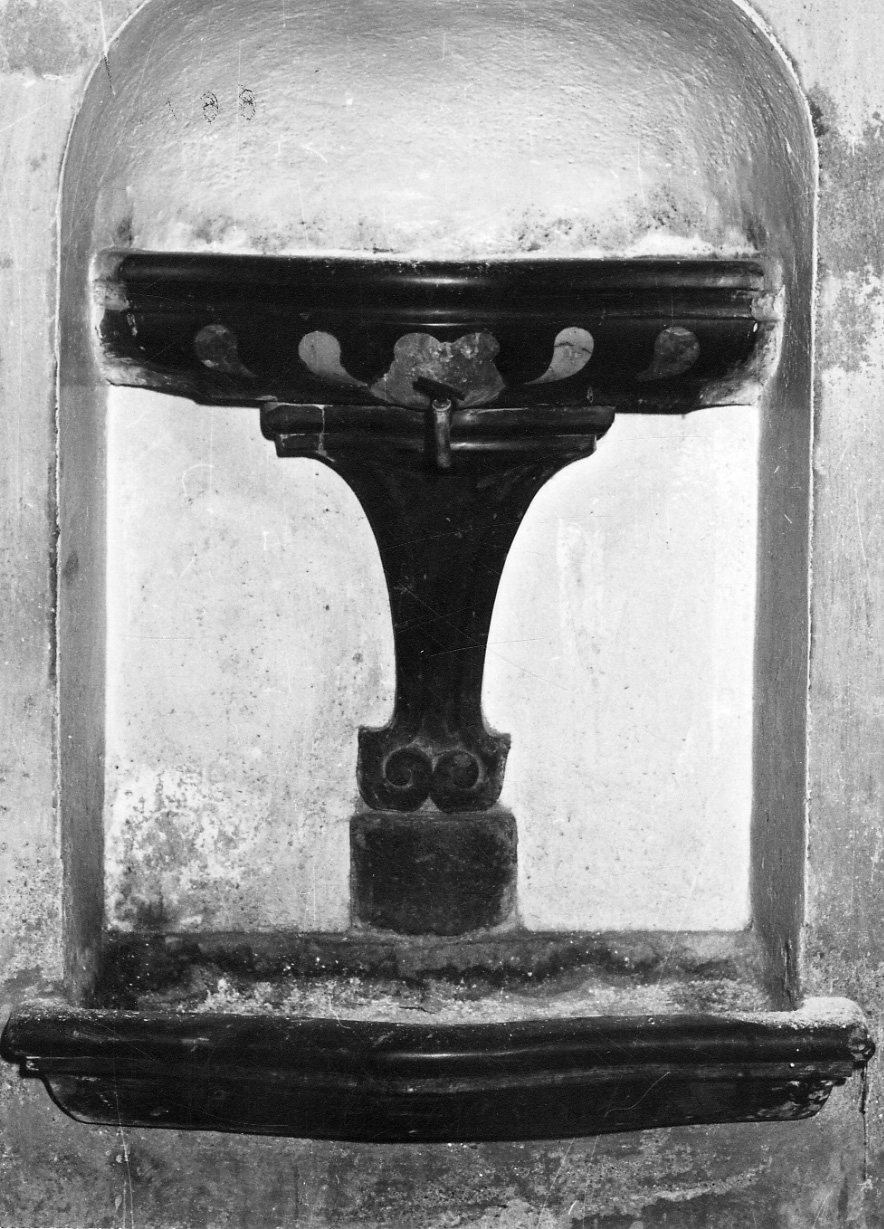 lavabo - a parete, opera isolata - bottega vercellese (terzo quarto sec. XVIII)