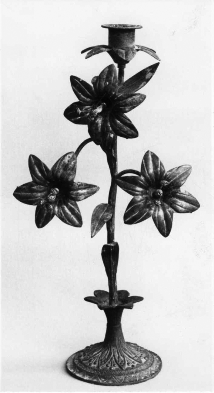 fiori di giglio (candeliere da chiesa, serie) di Bertarelli Fratelli Ditta (attribuito) (fine/inizio secc. XIX/ XX)