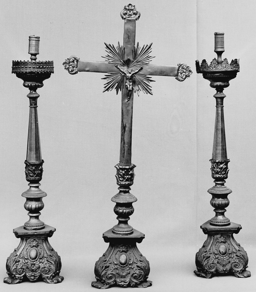 Cristo crocifisso (croce d'altare, opera isolata) di Bertarelli Fratelli Ditta (fine/inizio secc. XIX/ XX)