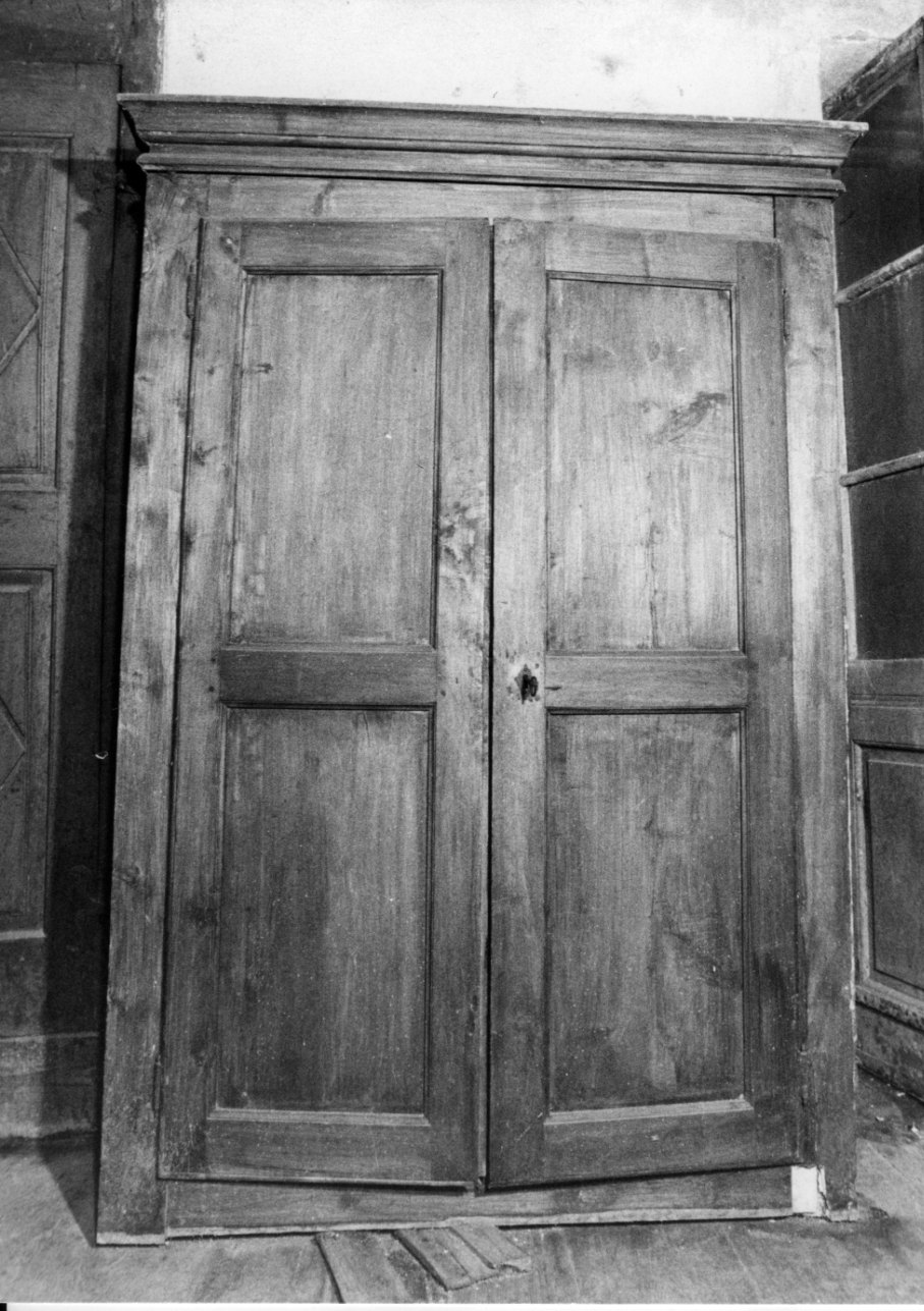 armadio, opera isolata - bottega piemontese (sec. XVIII)