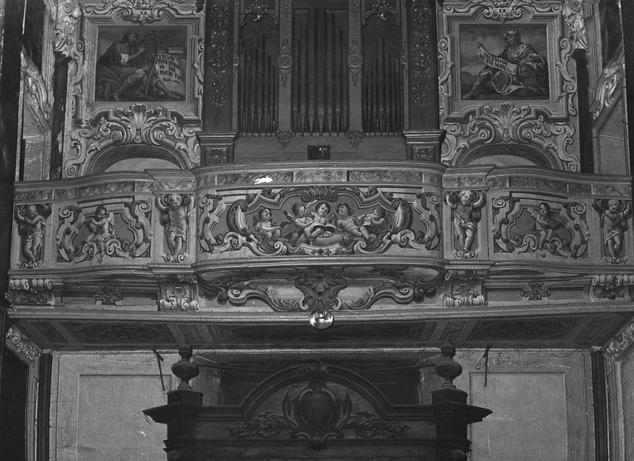 angioletti con strumenti musicali (parapetto di cantoria, opera isolata) di Pozzi Giovanni Battista senior (attribuito) (primo quarto sec. XVIII)