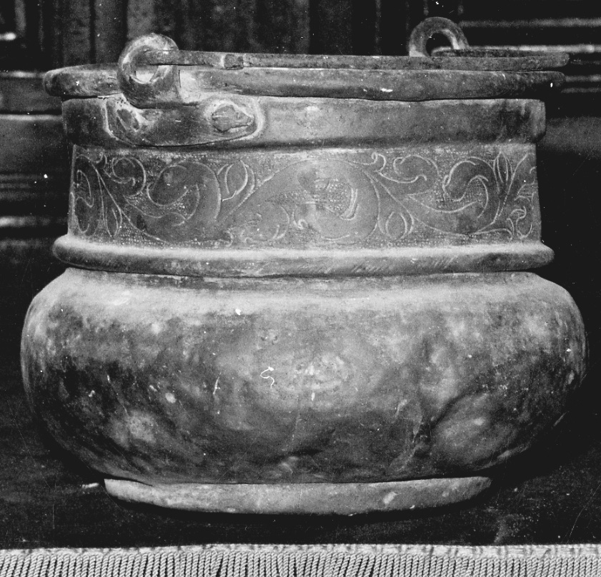 secchiello per l'acqua benedetta, opera isolata - bottega piemontese (sec. XVIII)