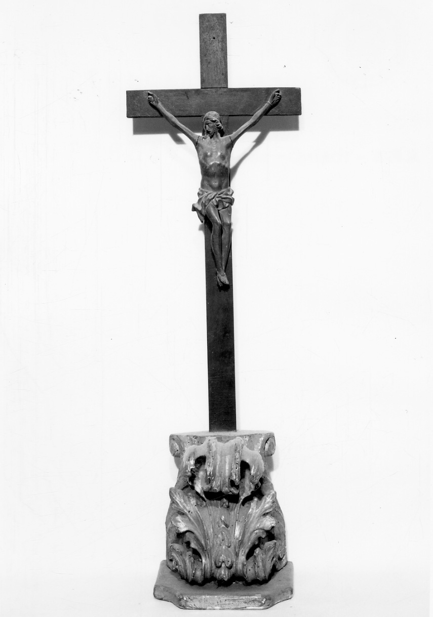 Cristo crocifisso (croce d'altare, opera isolata) - bottega piemontese (primo quarto sec. XVIII)