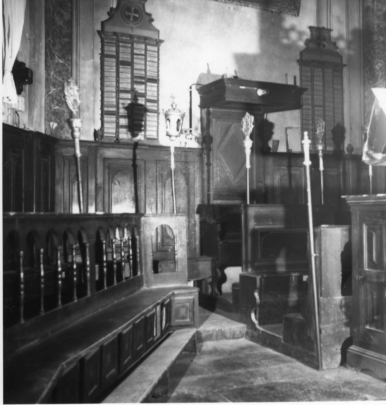 stalli del coro, insieme - bottega cuneese (metà sec. XVIII)