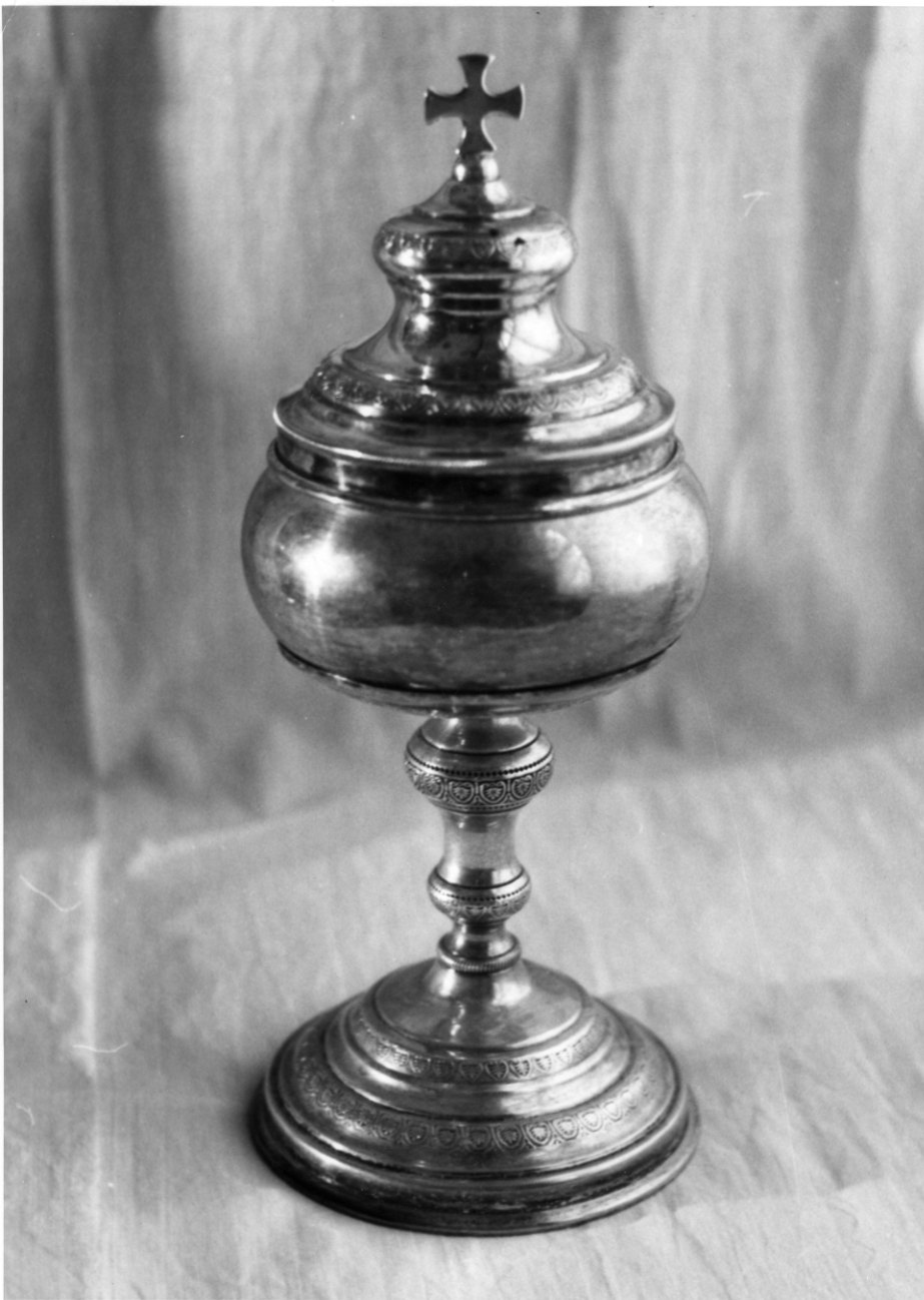 pisside, opera isolata - bottega cuneese (seconda metà sec. XIX)