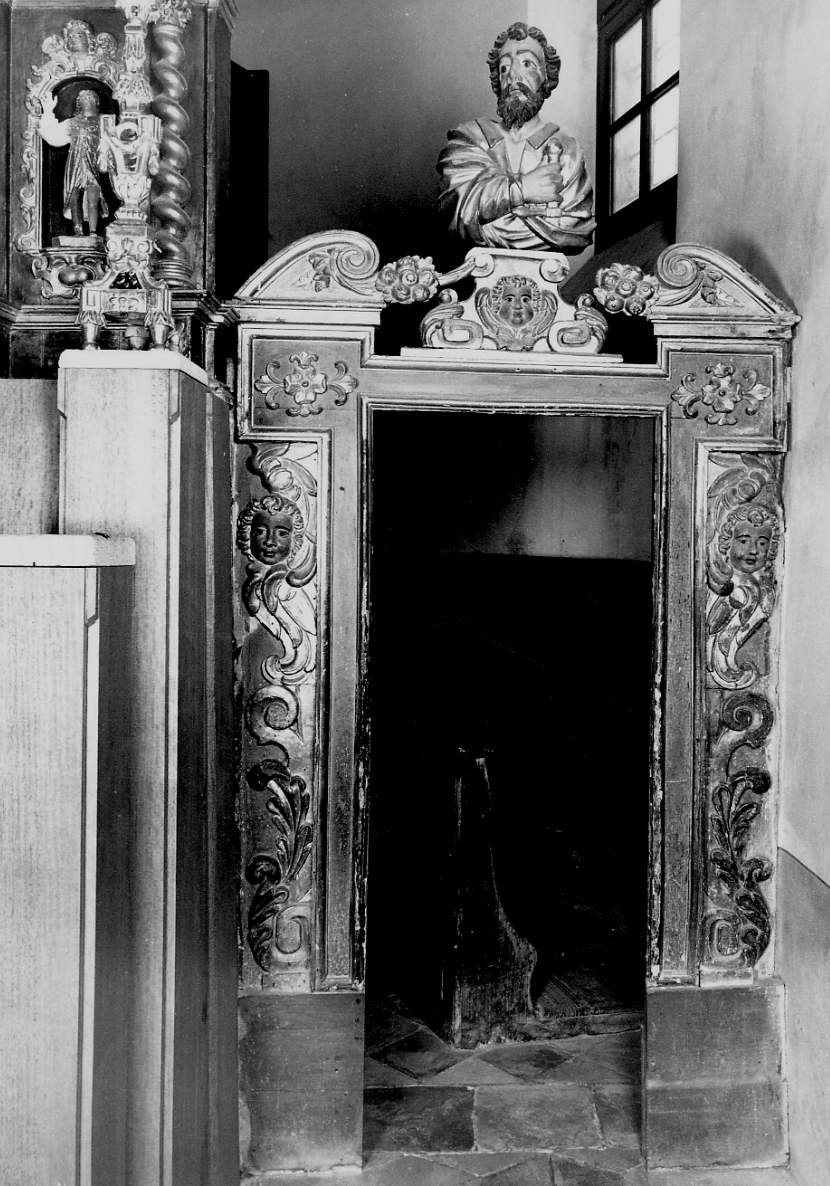 San Paolo Apostolo (mostra di porta, elemento d'insieme) - bottega biellese (ultimo quarto sec. XVII)
