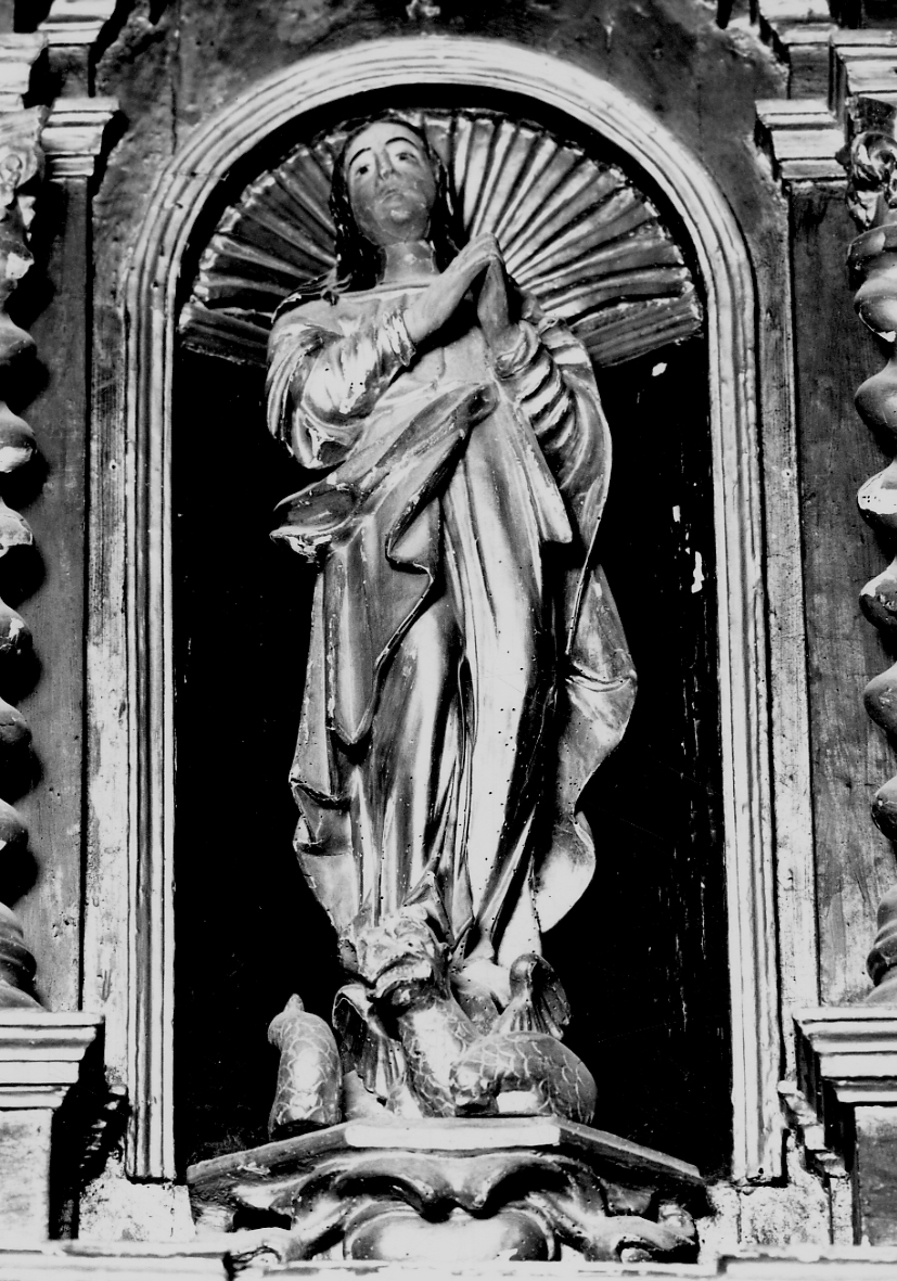 Madonna Immacolata (statua, elemento d'insieme) - bottega biellese (ultimo quarto sec. XVII)