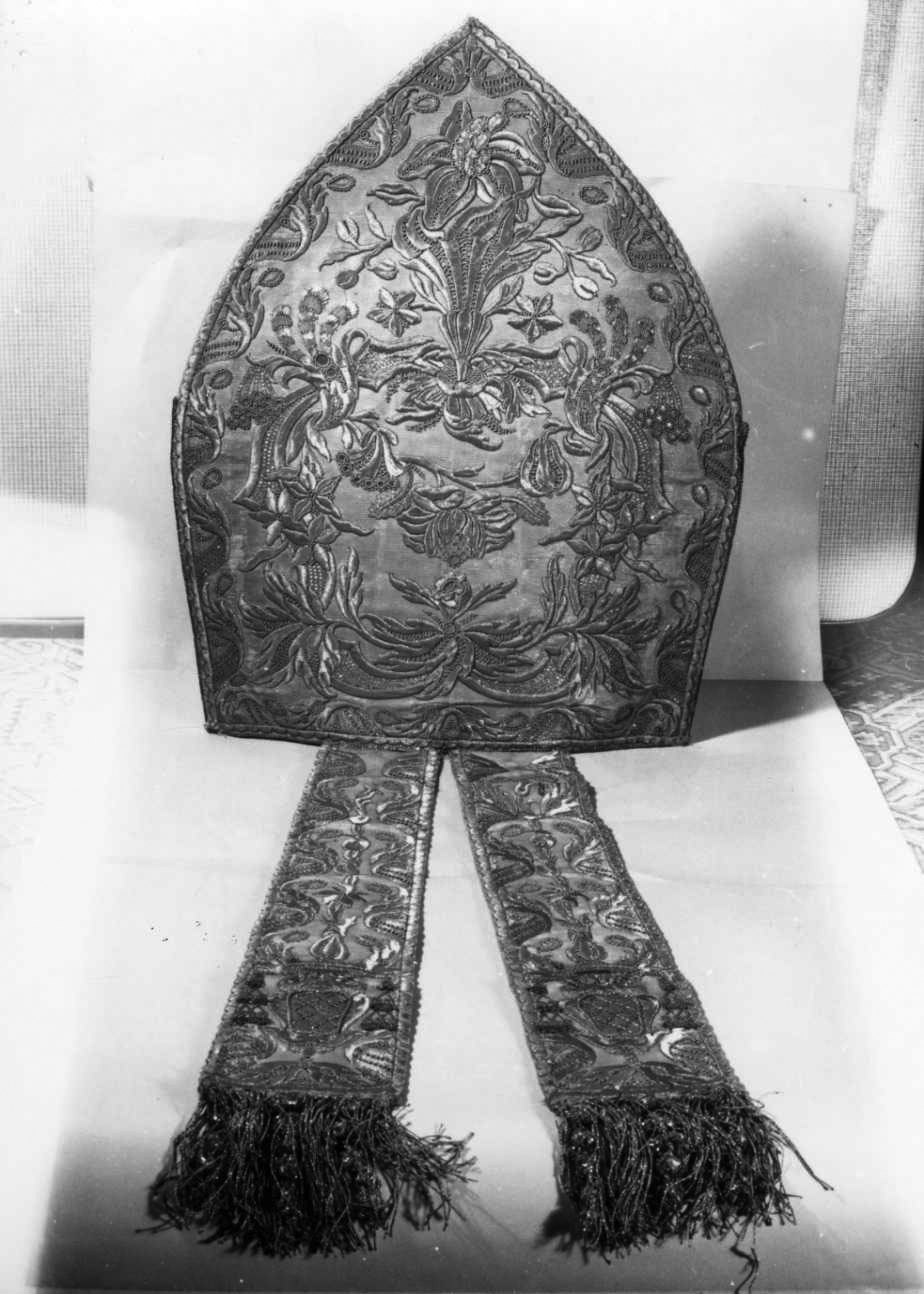 mitria, opera isolata - manifattura piemontese (metà sec. XIX)