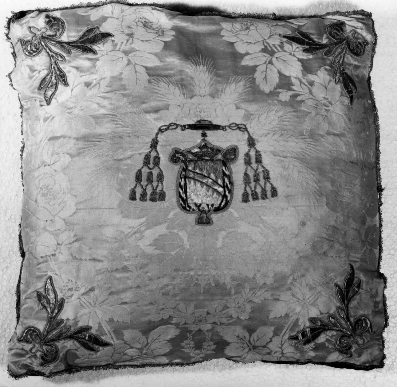 cuscino, opera isolata - manifattura piemontese (prima metà sec. XIX)