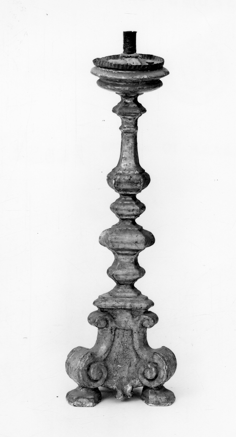 candeliere, serie - bottega piemontese (secc. XVII/ XVIII)